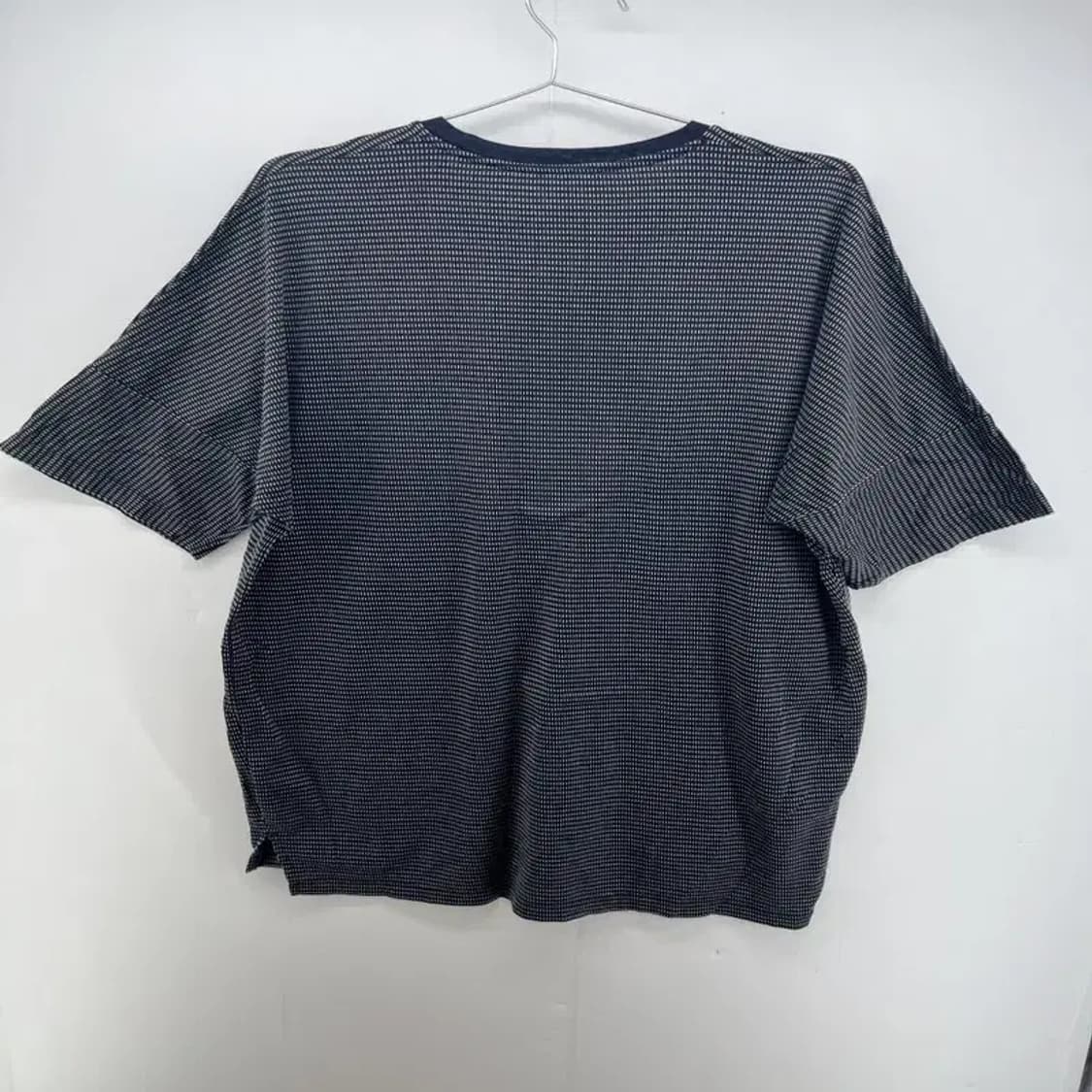 미디움 코스 cos 패턴 오버핏 반팔티셔츠 블랙 여름티셔츠 상품이미지2