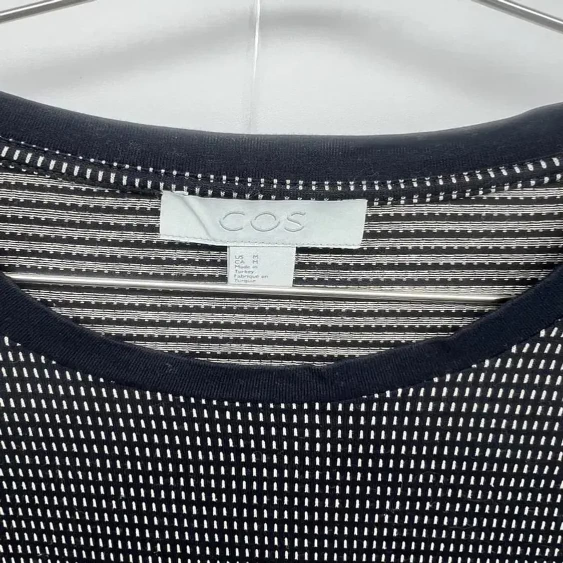 미디움 코스 cos 패턴 오버핏 반팔티셔츠 블랙 여름티셔츠 상품이미지3