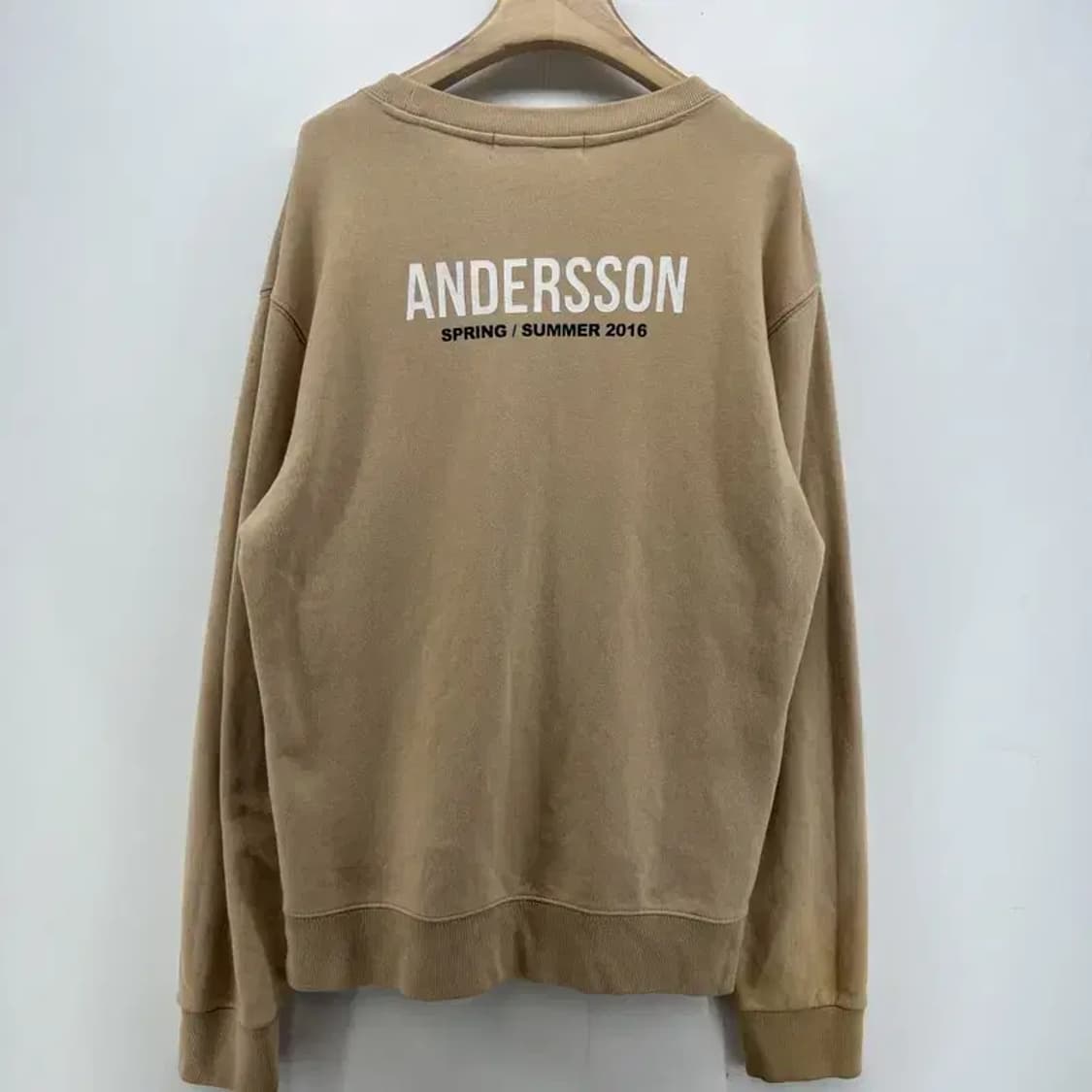 스몰 앤더슨벨 오버핏 맨투맨티셔츠 반바지 코디 저녁룩 상품이미지2