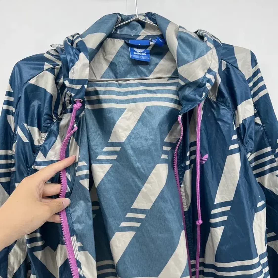 85 아디다스 오리지널스 집업 바람막이 점퍼자켓 유니크패턴 경량우먼 상품이미지3