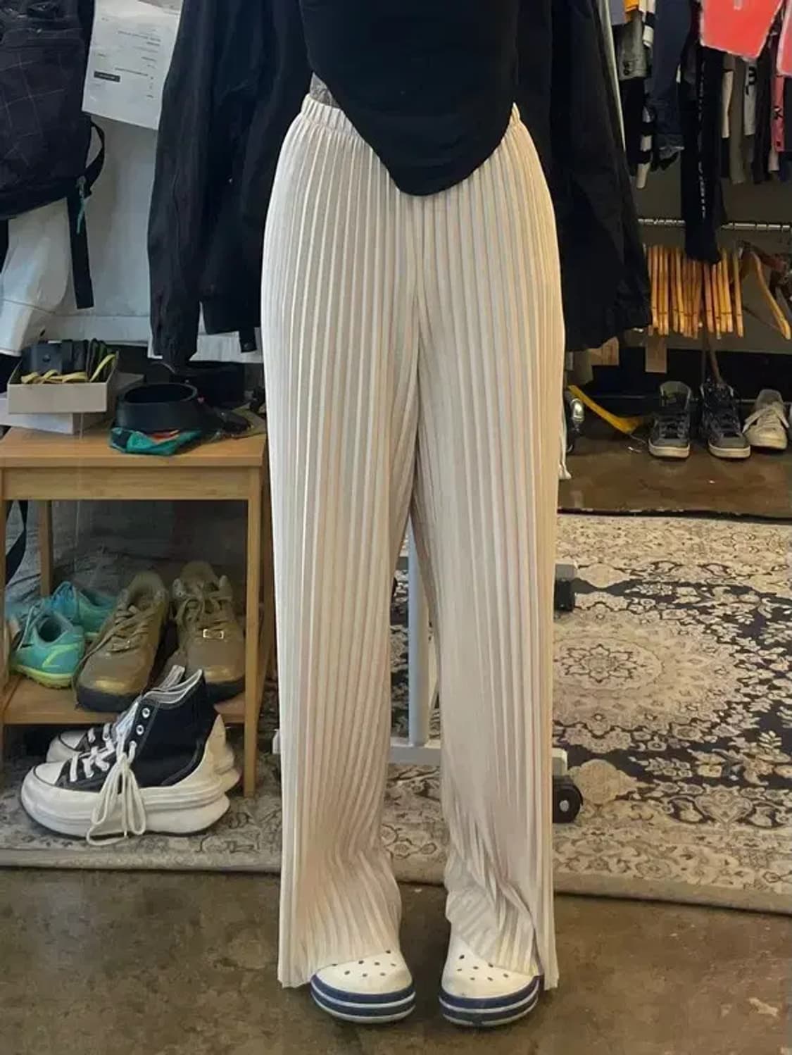 프리 더오픈프로덕트 베이지 플리츠 밴딩 팬츠 상품이미지1