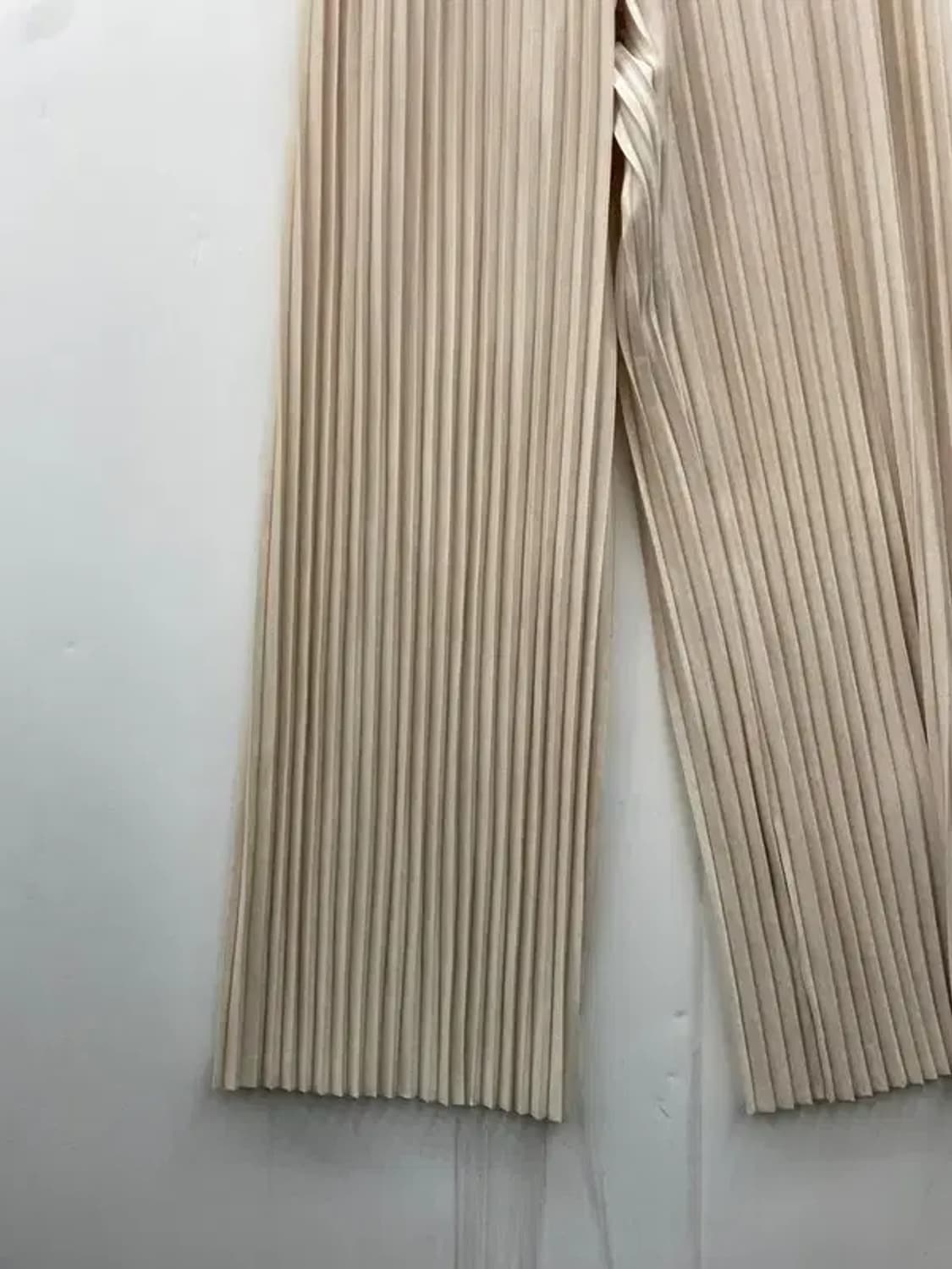 프리 더오픈프로덕트 베이지 플리츠 밴딩 팬츠 상품이미지3