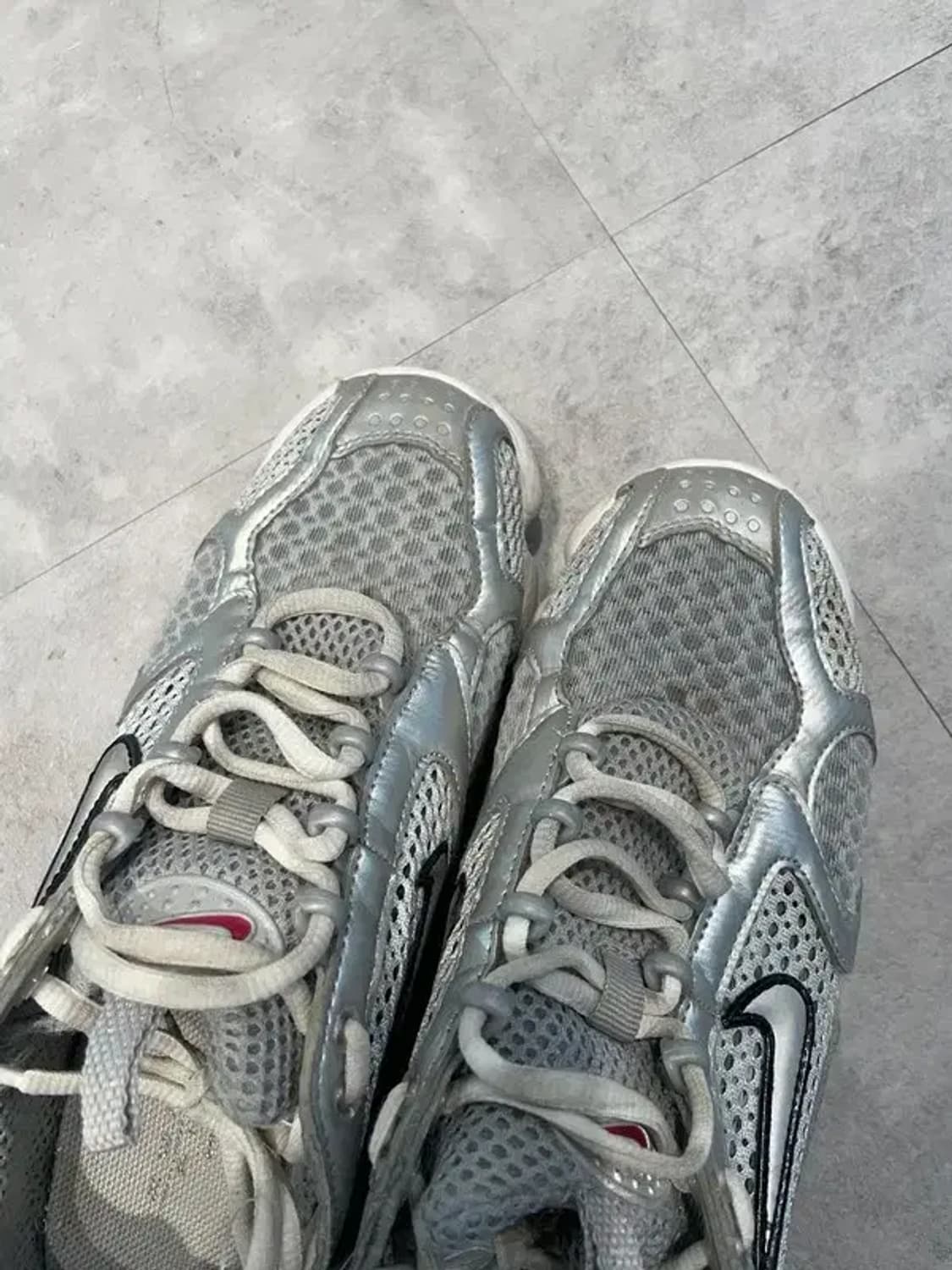 235 나이키 에어 줌 스피리돈 케이지 2 메탈릭 실버 상품이미지2