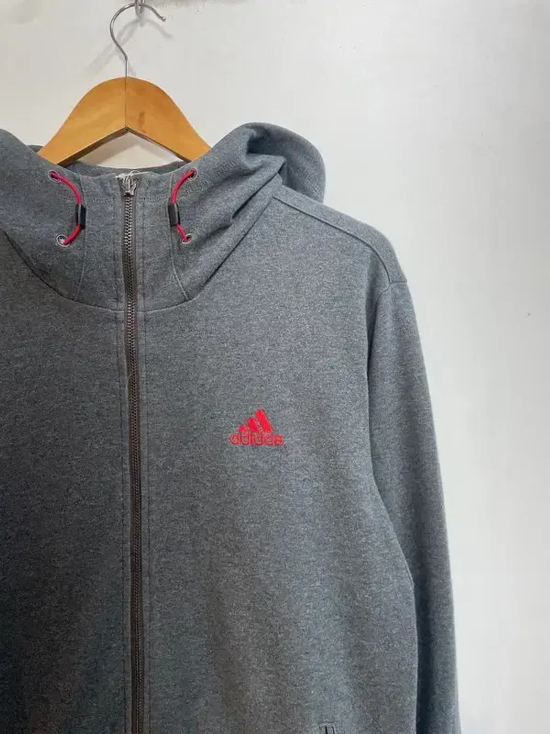 105 아디다스 로고 자수 후드 집업 상품이미지5