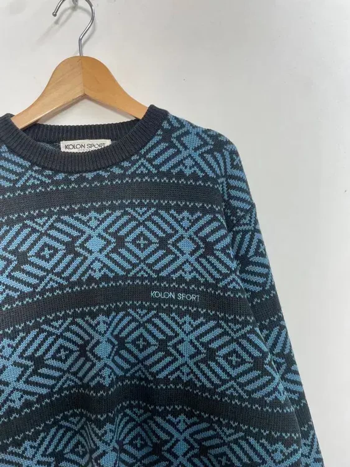 100 코오롱 스포츠 올드스쿨 빈티지 패턴 니트 상품이미지4