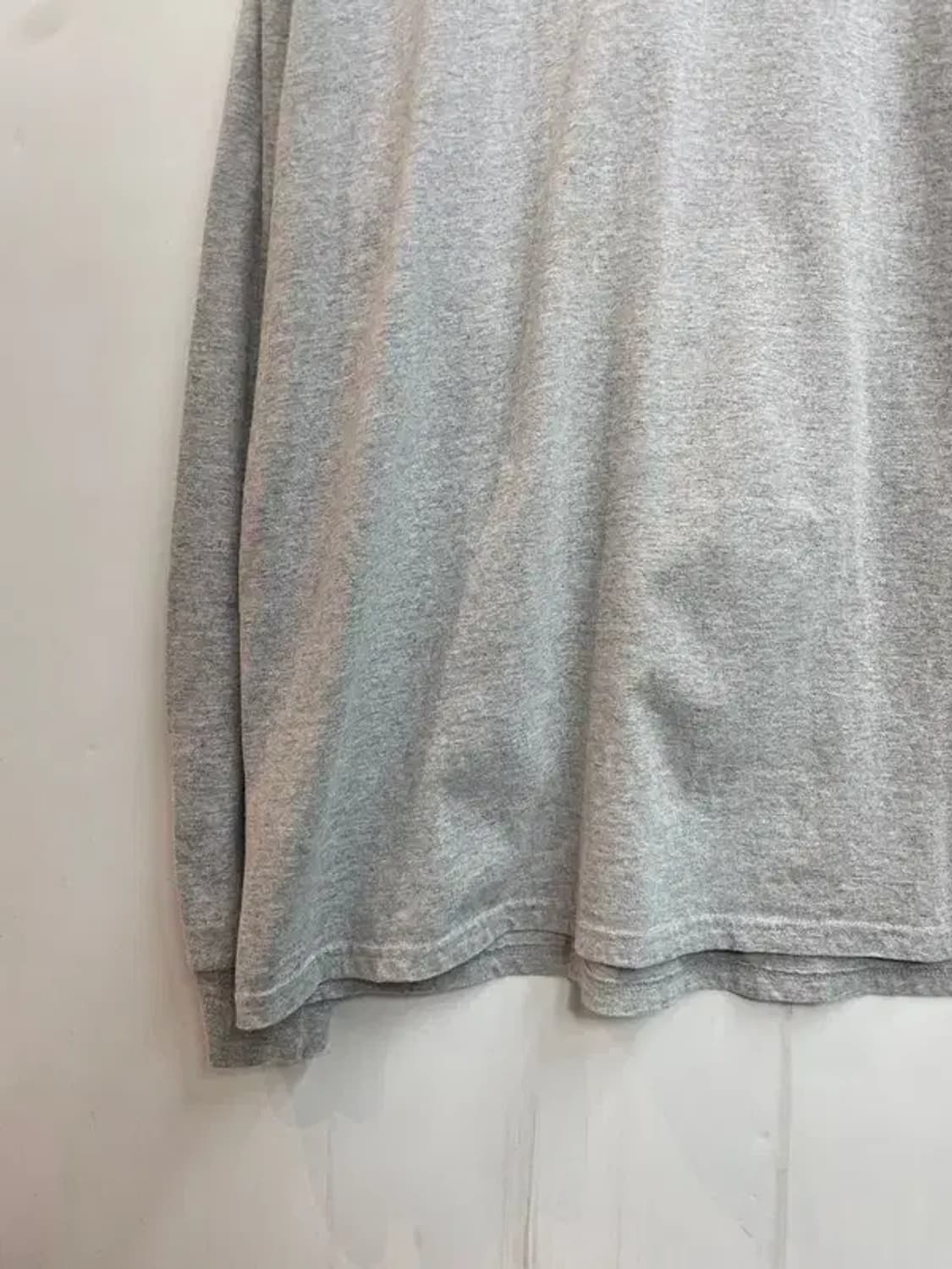 XL 챔피온 올드스쿨 로고 오버핏 긴팔티셔츠 그레이 상품이미지3