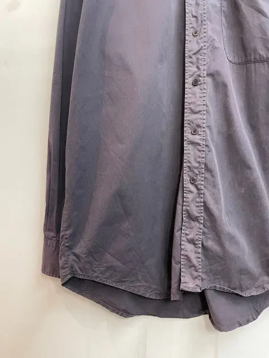 105 CP컴퍼니 오버핏 레글런 셔츠 차콜 상품이미지3