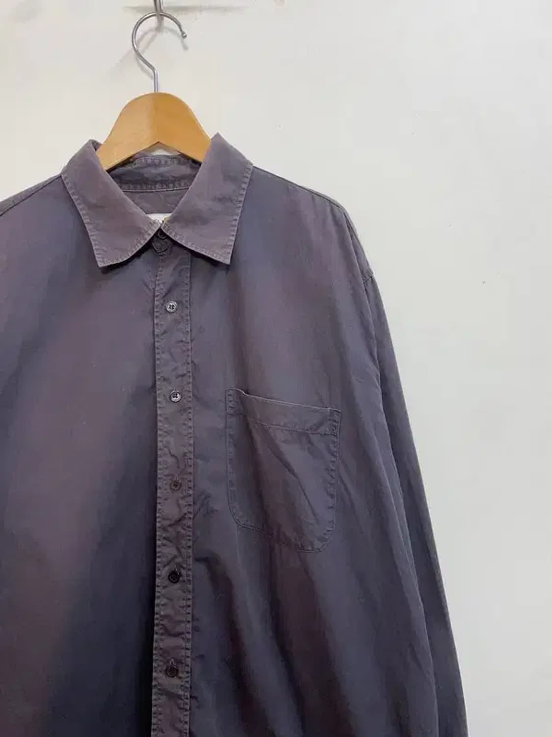 105 CP컴퍼니 오버핏 레글런 셔츠 차콜 상품이미지4