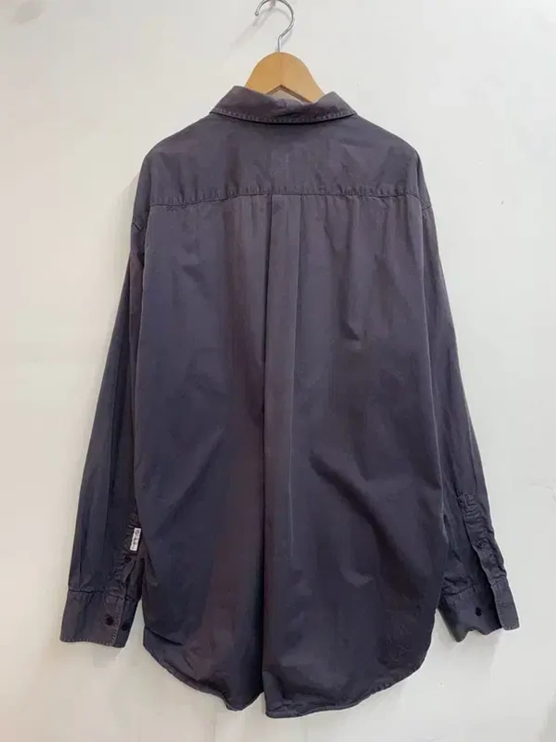 105 CP컴퍼니 오버핏 레글런 셔츠 차콜 상품이미지7