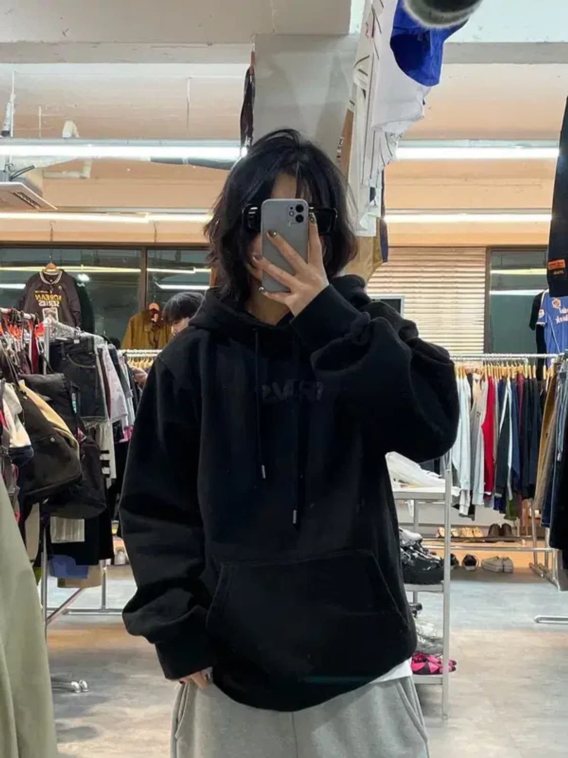 라지 트라비스 TRAVS 로고 후드 블랙 상품이미지1