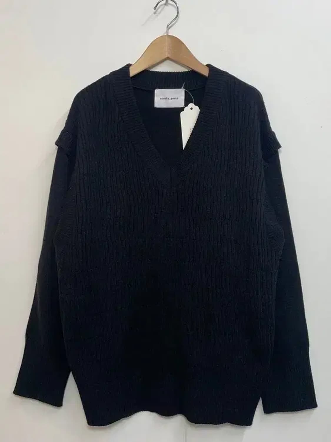 프리 crunky_youth 여자 브이넥 니트 스웨터 블랙 상품이미지2