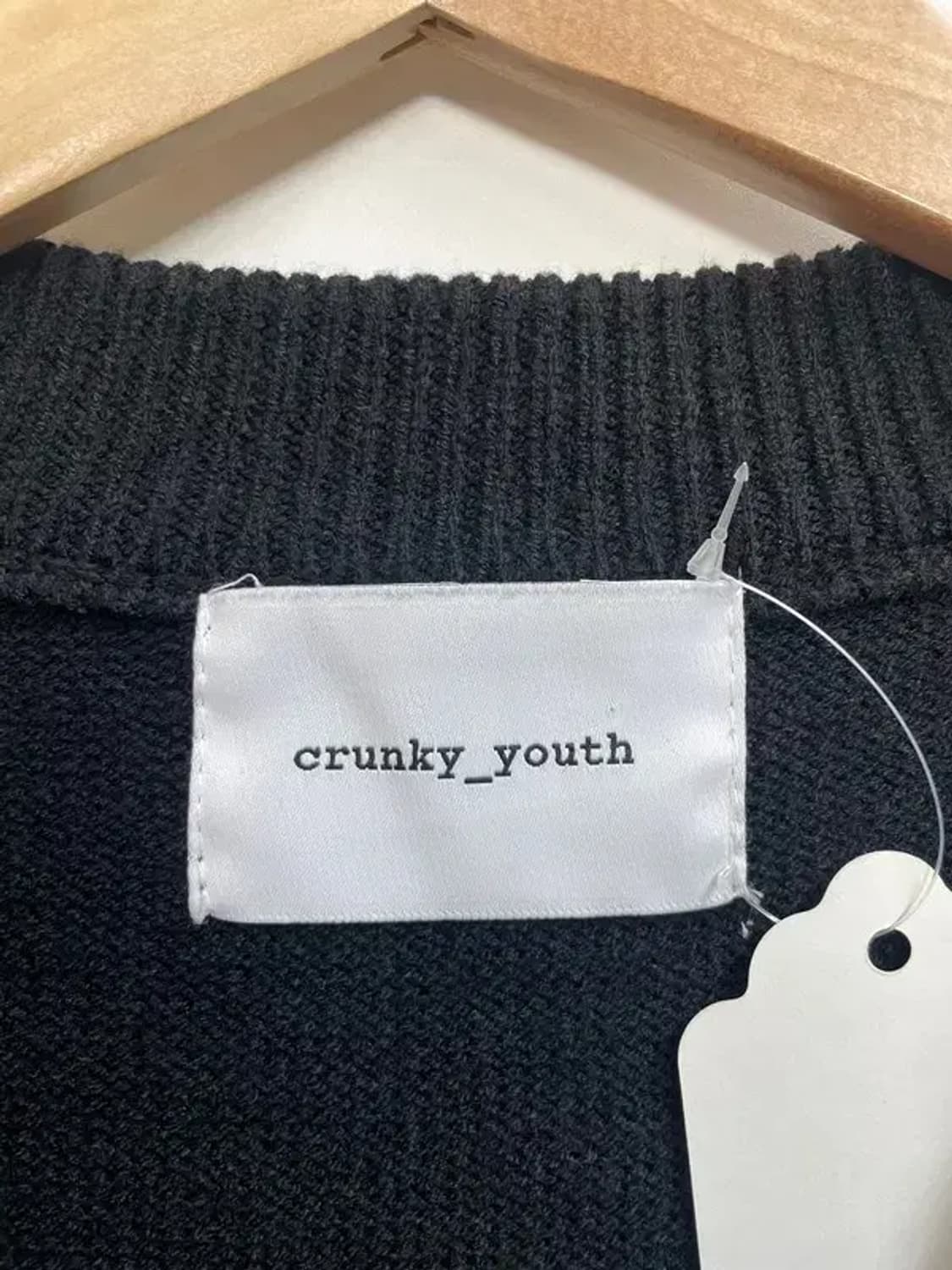 프리 crunky_youth 여자 브이넥 니트 스웨터 블랙 상품이미지5