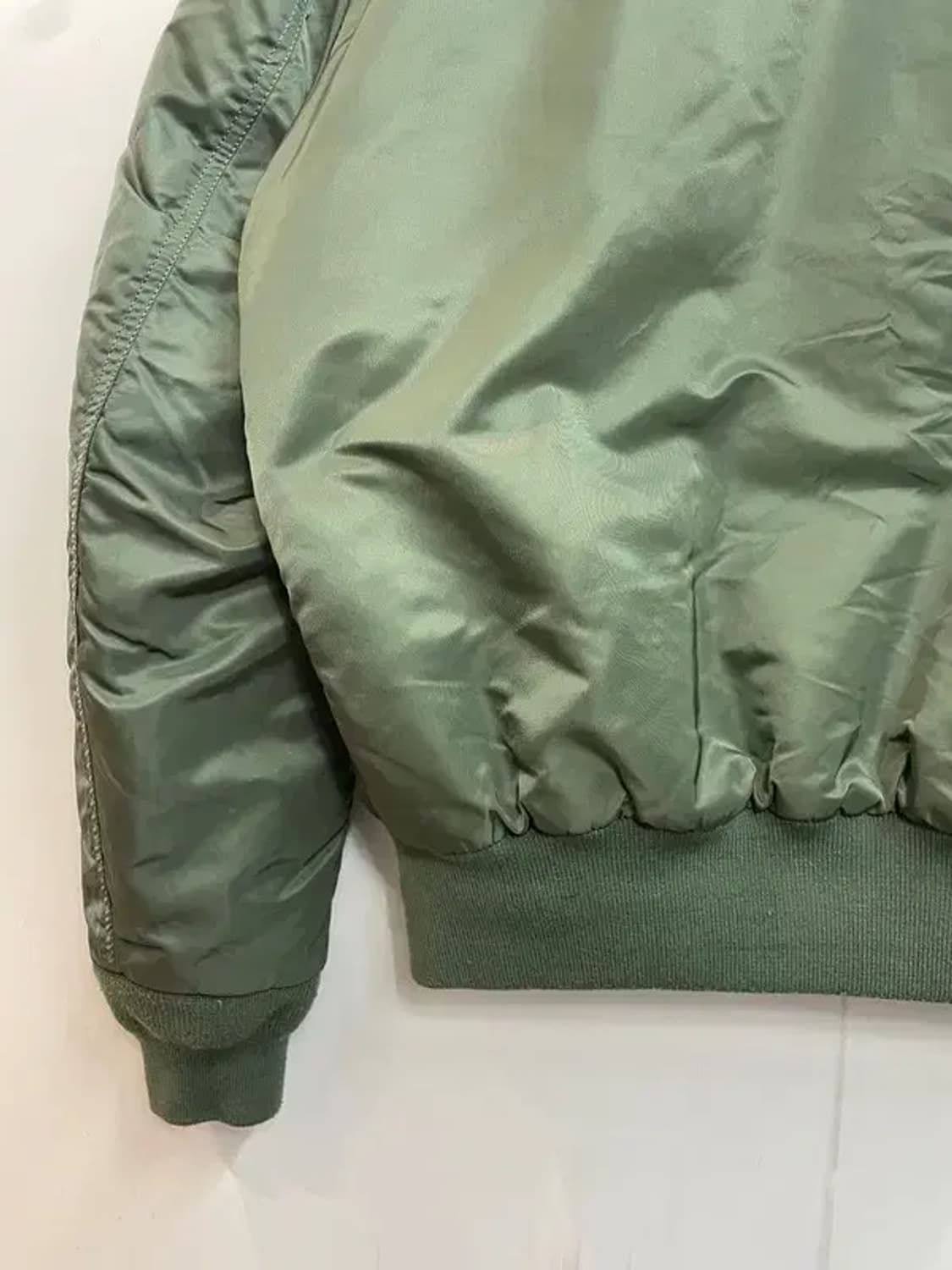 미디움 알파 인더스트리 오버핏 MA-1 항공점퍼 카키 상품이미지10