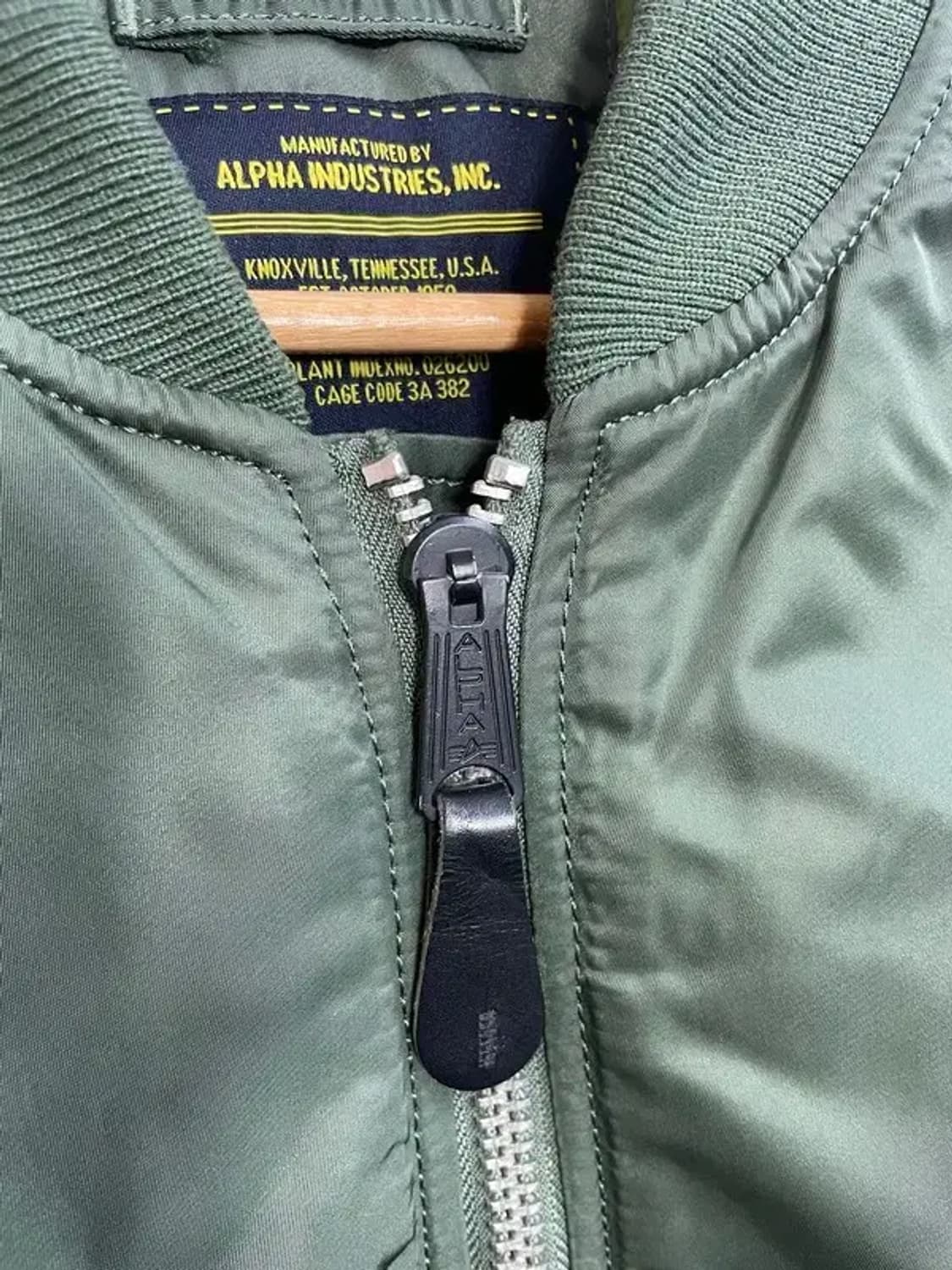 미디움 알파 인더스트리 오버핏 MA-1 항공점퍼 카키 상품이미지5