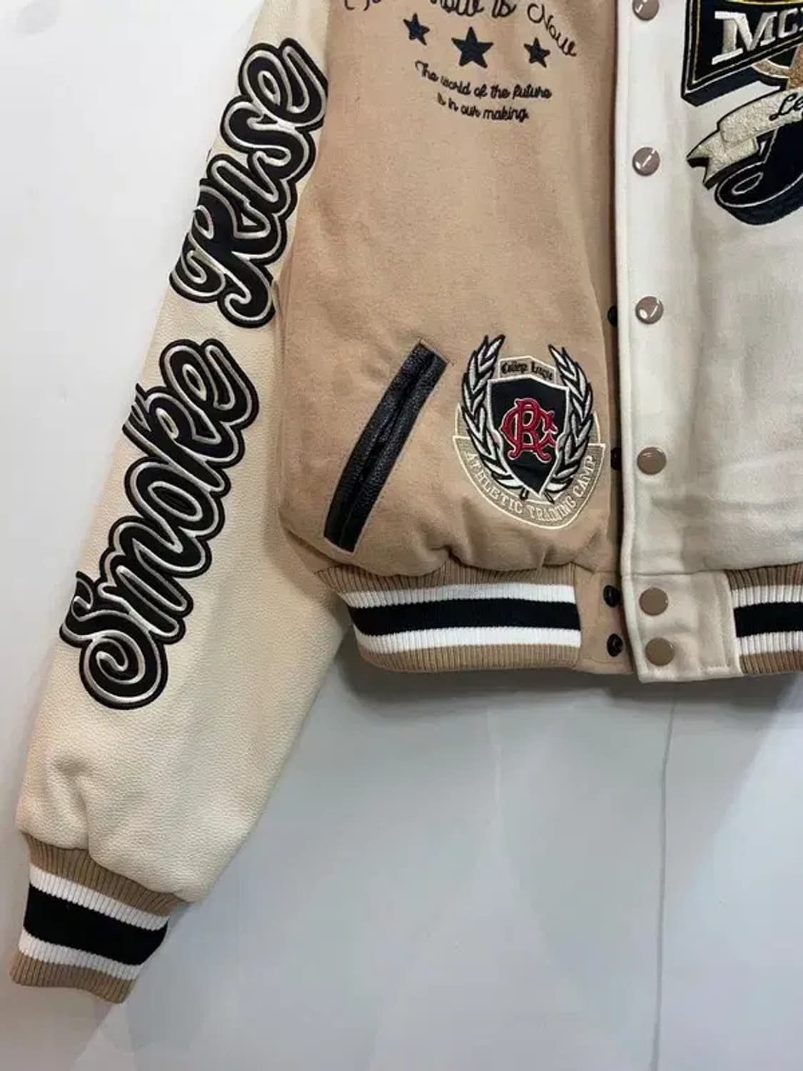 라지 스모크 라이즈 바시티 크롭 자켓 베이지 상품이미지3