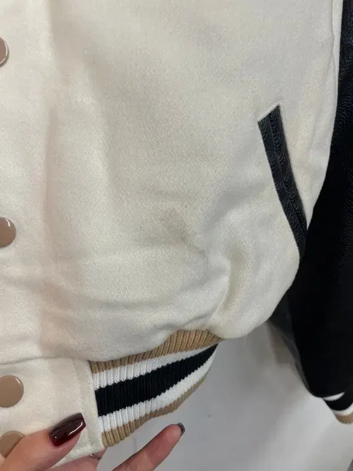 라지 스모크 라이즈 바시티 크롭 자켓 베이지 상품이미지5