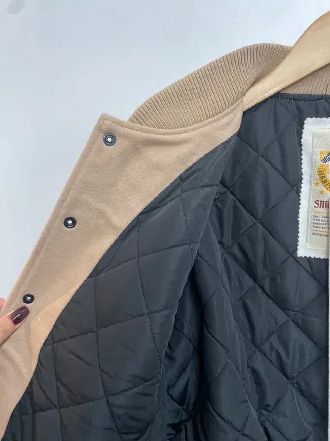 라지 스모크 라이즈 바시티 크롭 자켓 베이지 상품이미지7