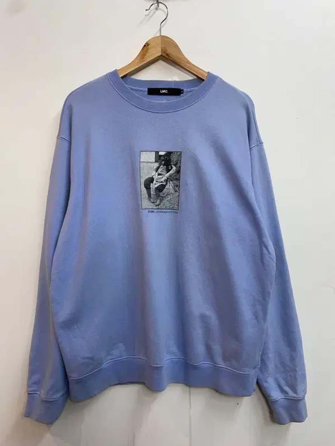 라지 LMC 스케어크로우 스웨트셔츠 파우더 블루 상품이미지2