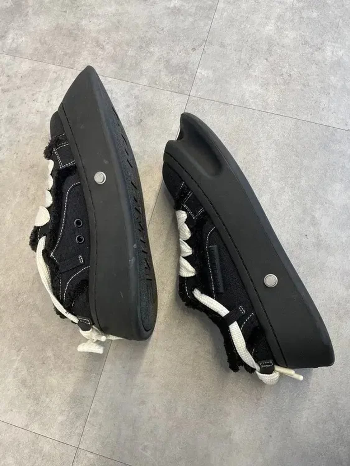 38사이즈 미사용 hoof 블랙 스니커즈 상품이미지3