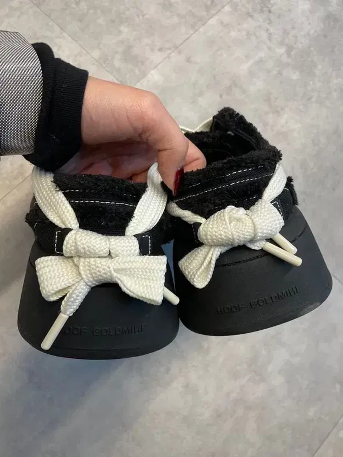 38사이즈 미사용 hoof 블랙 스니커즈 상품이미지8