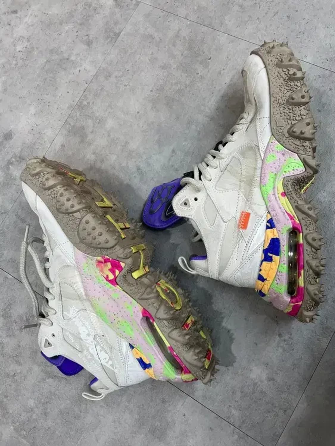 265 나이키 x 오프화이트 테라 포마 서밋 화이트 앤 싸이킥 퍼플 상품이미지2