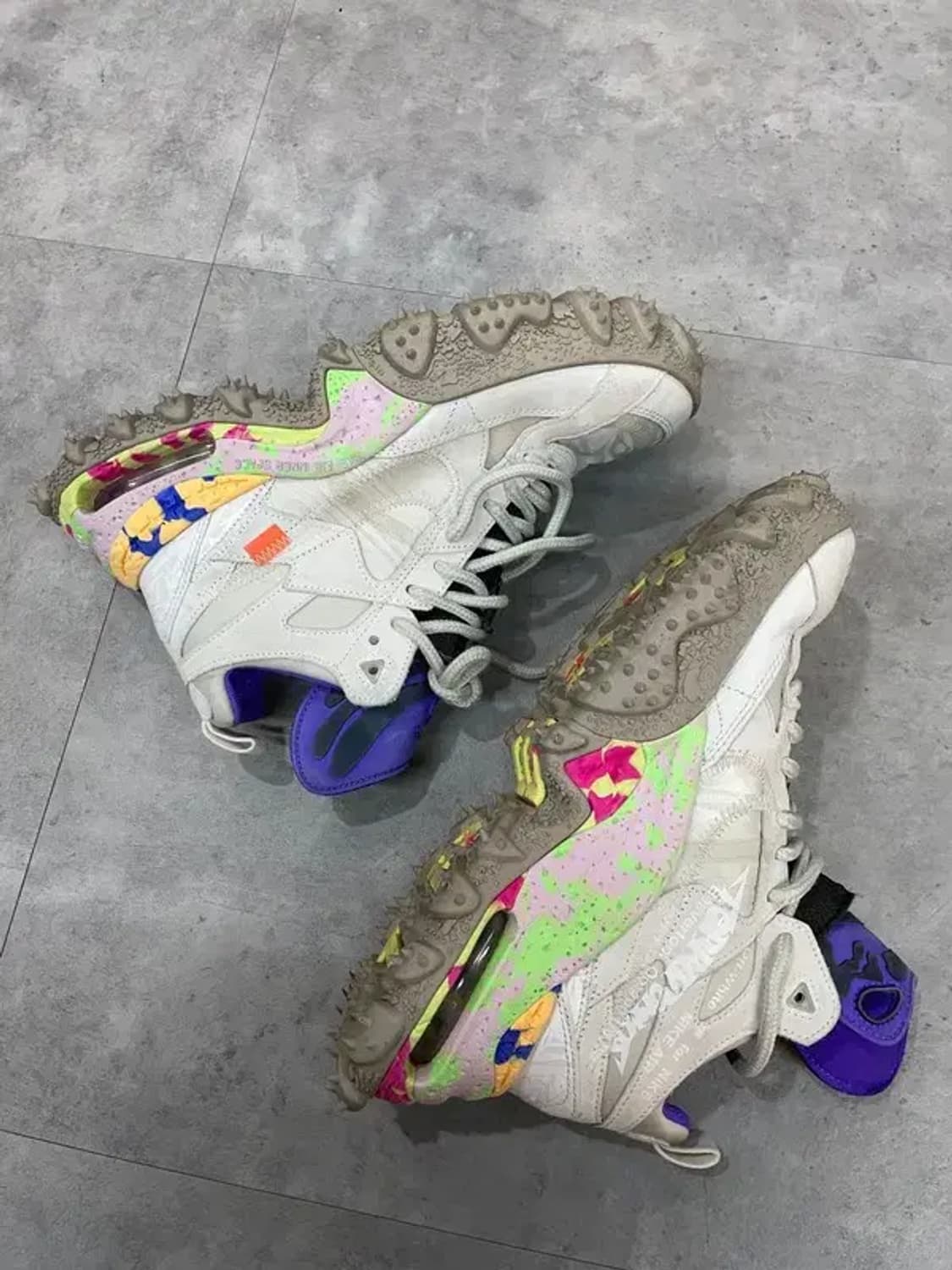 265 나이키 x 오프화이트 테라 포마 서밋 화이트 앤 싸이킥 퍼플 상품이미지3