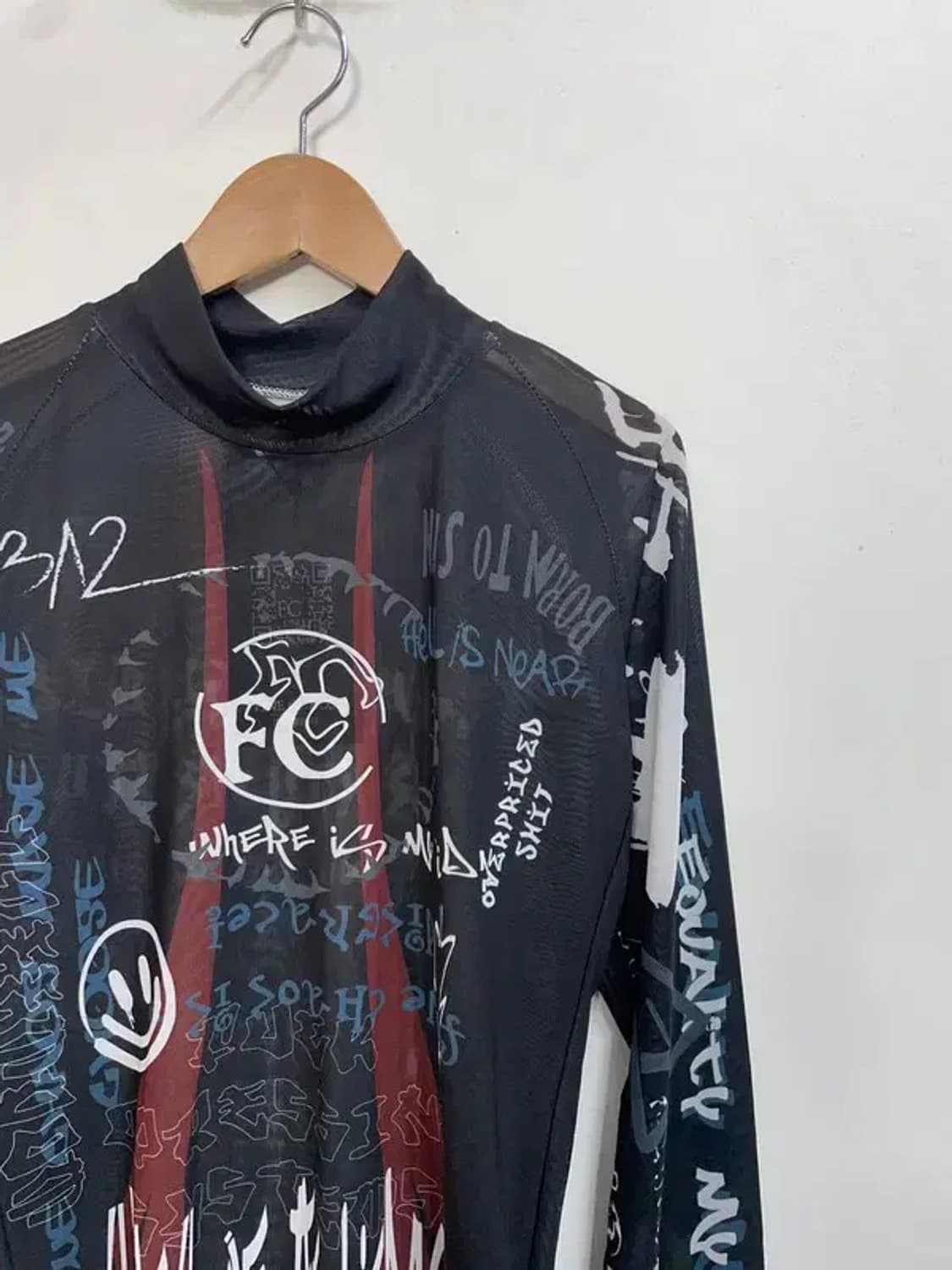 새상품 미디움 FINE CHAOS 매쉬 탑 블랙 상품이미지4