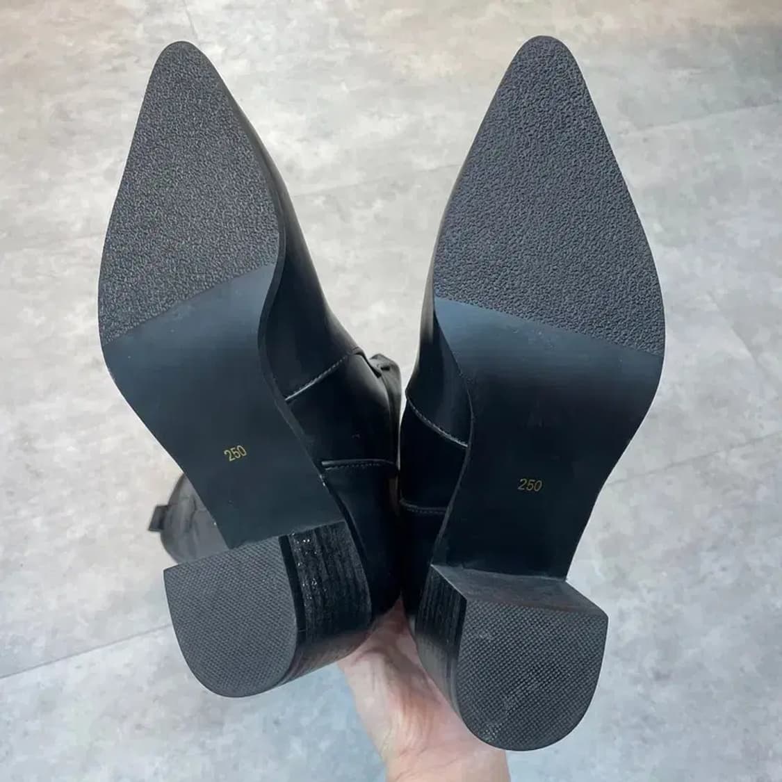 250 새상품급 여자 뽀족 롱부츠 블랙 유광 레더 롱부츠 상품이미지10