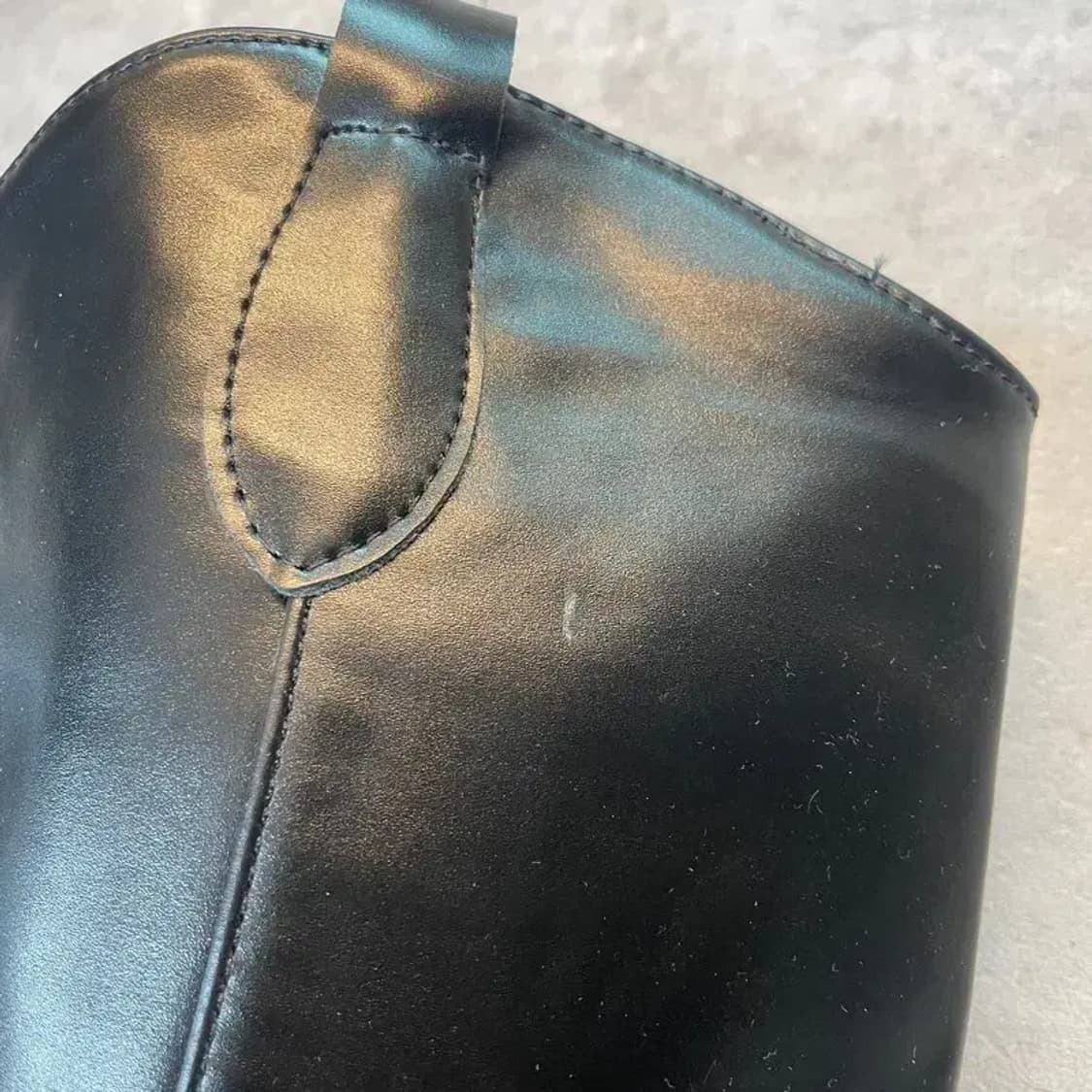 250 새상품급 여자 뽀족 롱부츠 블랙 유광 레더 롱부츠 상품이미지5