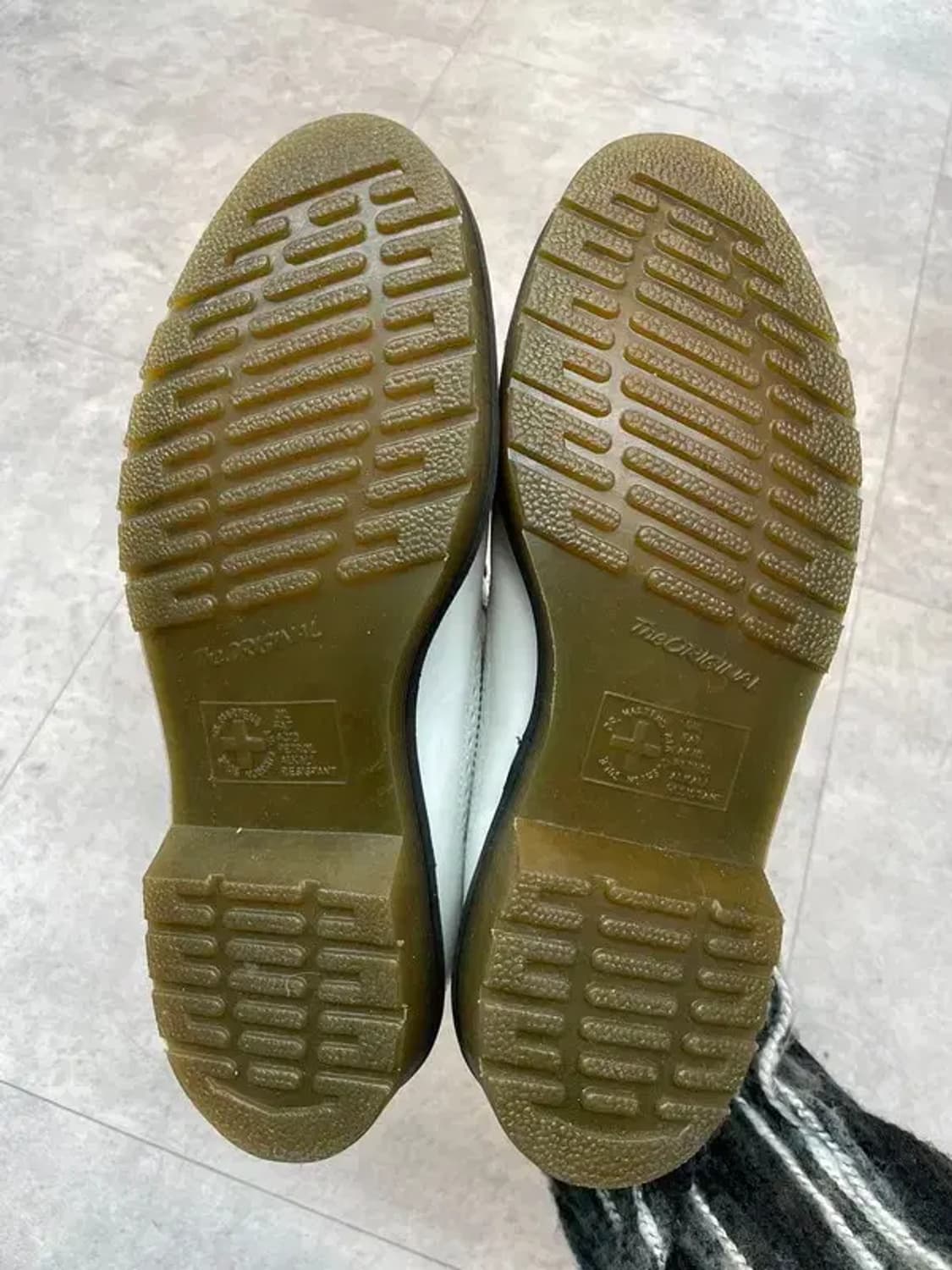 39 닥터마틴 13985 윙팁 레더 로퍼 화이트 상품이미지9