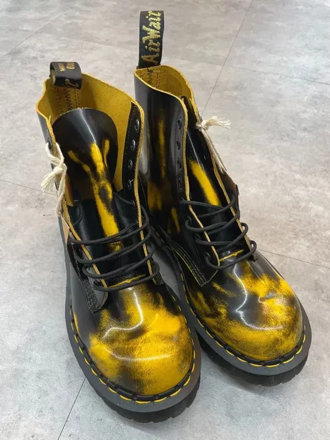 8 새상품 닥터마틴 1460 럽오프 워커 부츠 블랙 옐로우 상품이미지1