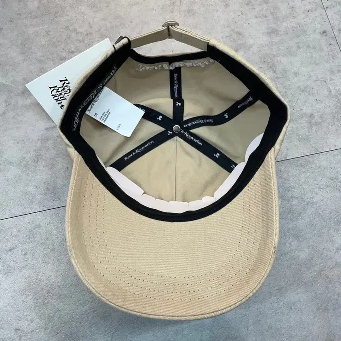 OS 새상품 레스트앤레크레이션 로고 코튼 볼캡 베이지 상품이미지6