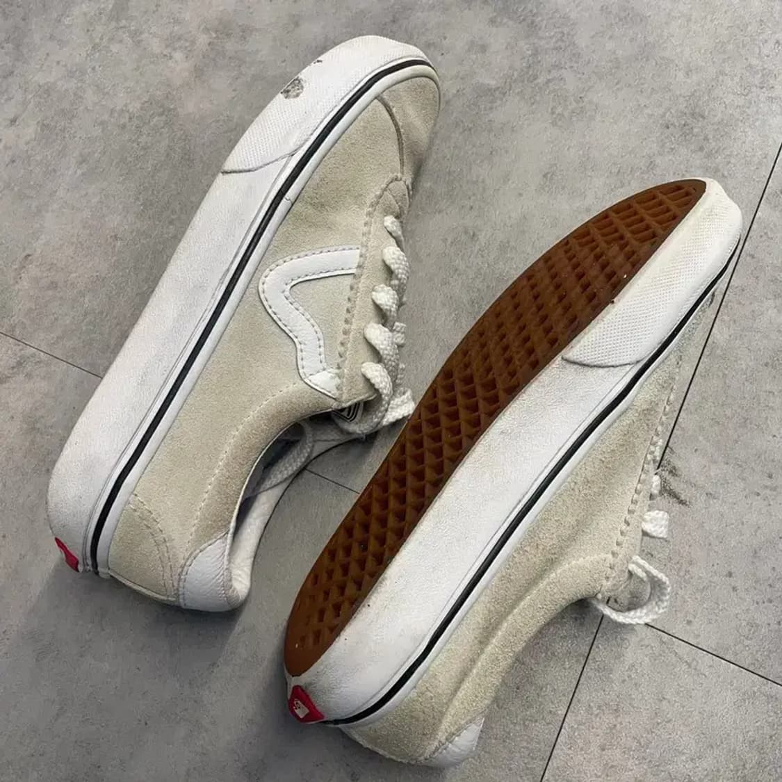 220 반스 스포츠 아이보리 스웨이드 스니커즈 상품이미지4