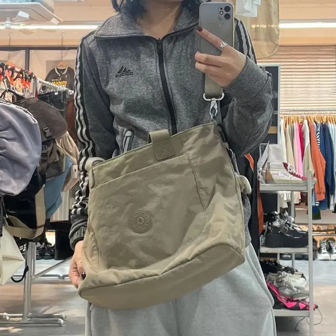 키플링 모카브라운 쿠키패치 고릴라키링 우븐 토트백 숄더백 가방 상품이미지1