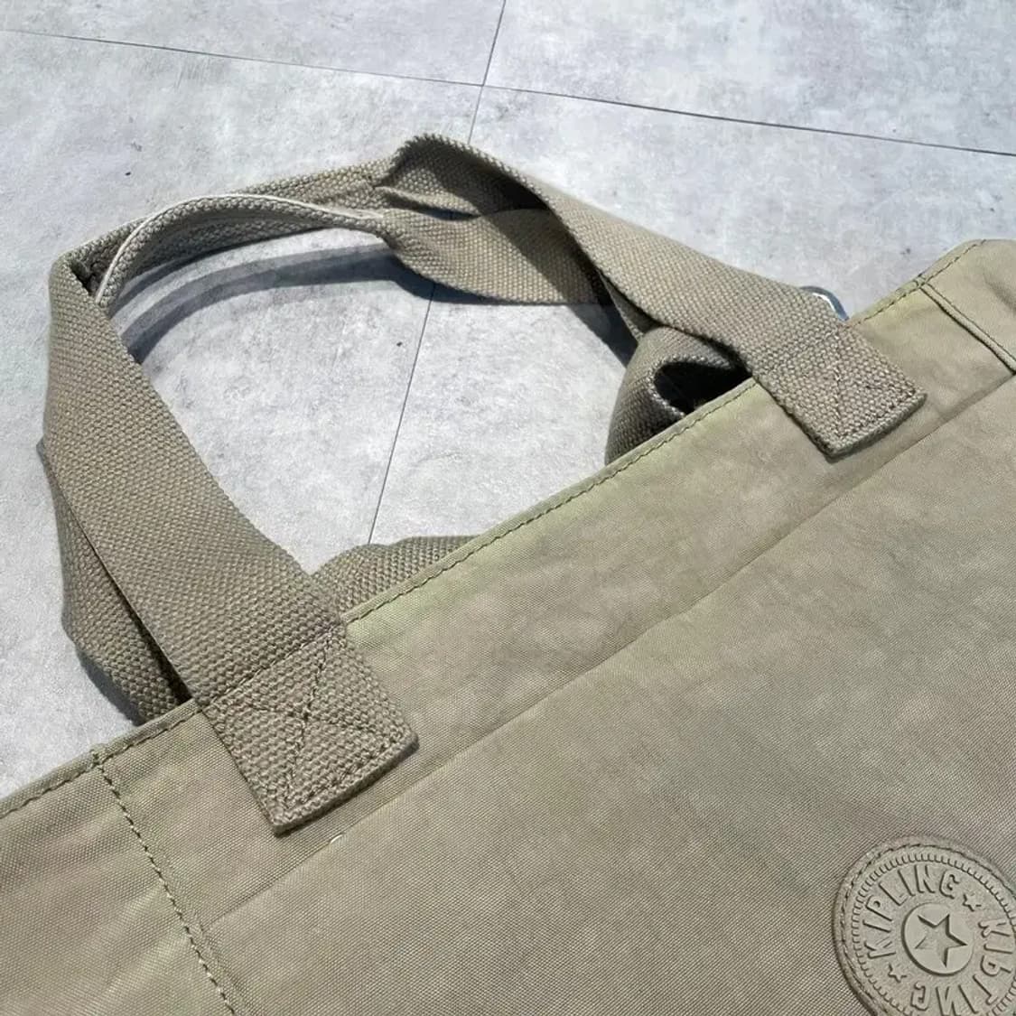 키플링 모카브라운 쿠키패치 고릴라키링 우븐 토트백 숄더백 가방 상품이미지3