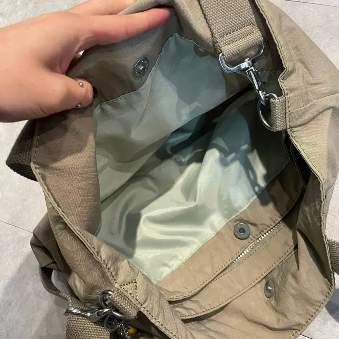 키플링 모카브라운 쿠키패치 고릴라키링 우븐 토트백 숄더백 가방 상품이미지4