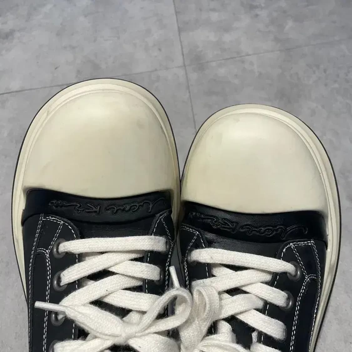 260 UENO 볼드 스니커즈 블랙 화이트 버뮤다팬츠 코디 상품이미지2