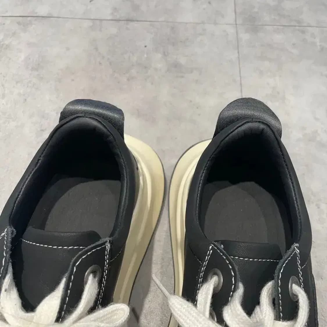 260 UENO 볼드 스니커즈 블랙 화이트 버뮤다팬츠 코디 상품이미지6