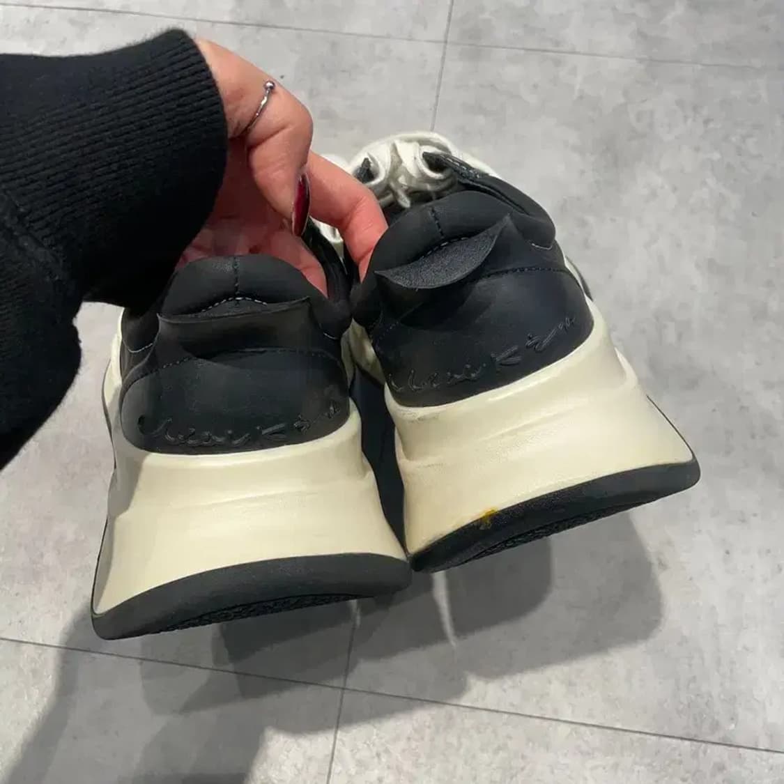 260 UENO 볼드 스니커즈 블랙 화이트 버뮤다팬츠 코디 상품이미지7