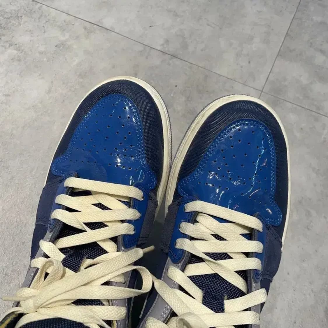 275 나이키 에어 조던 1 미드 SE 크래프트 옵시디언 상품이미지2