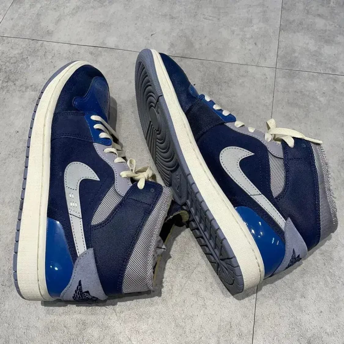 275 나이키 에어 조던 1 미드 SE 크래프트 옵시디언 상품이미지4