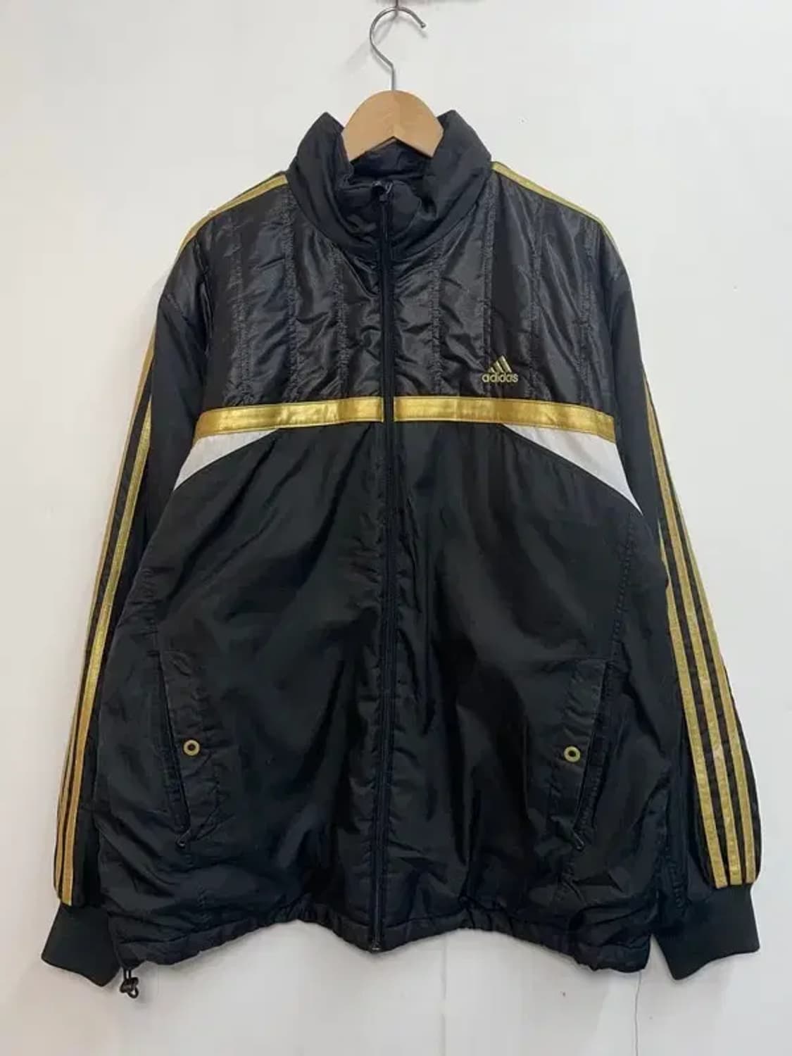 105 아디다스 올드스쿨 삼선 누빔 점퍼 블랙 상품이미지2