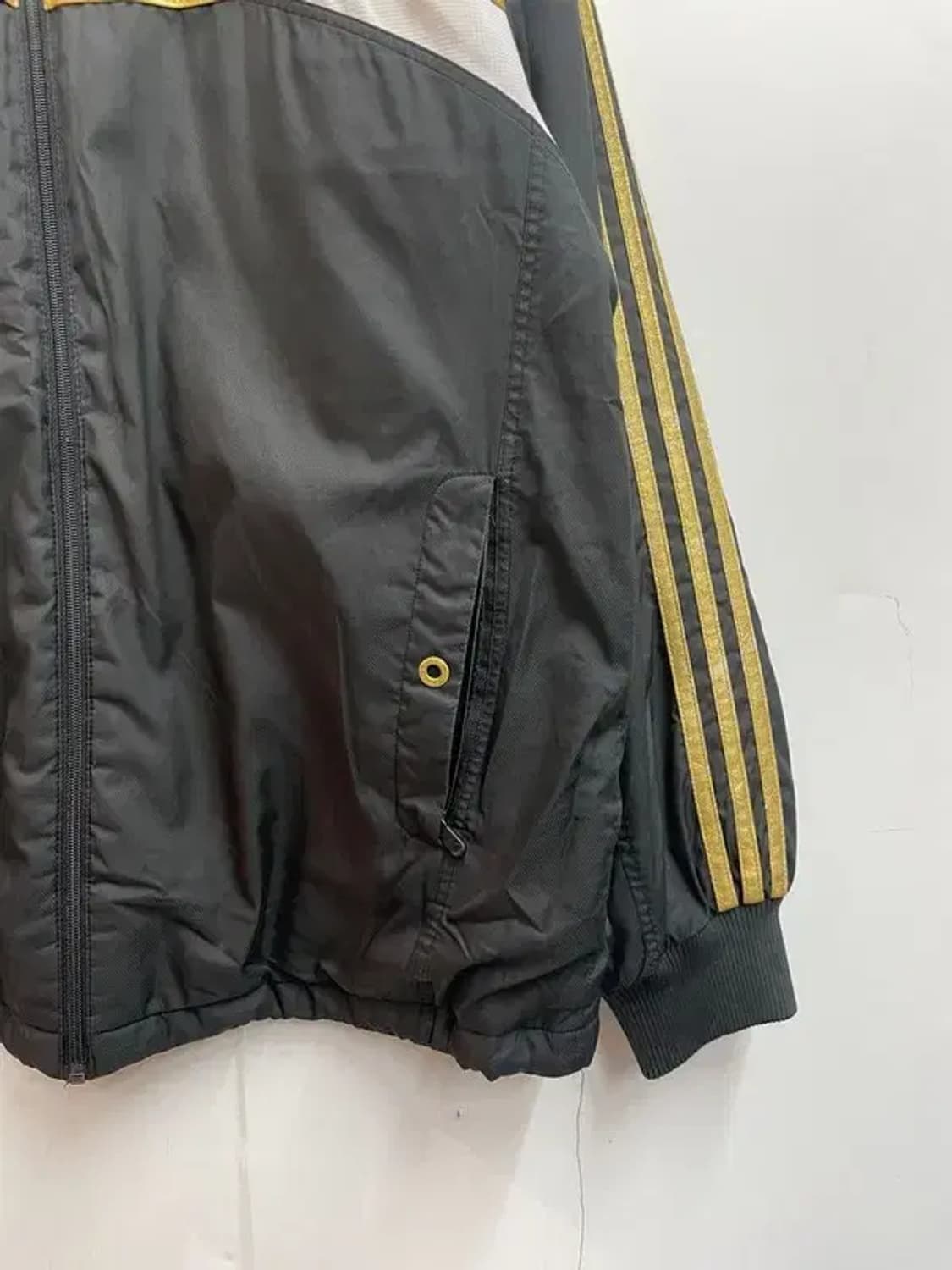 105 아디다스 올드스쿨 삼선 누빔 점퍼 블랙 상품이미지3