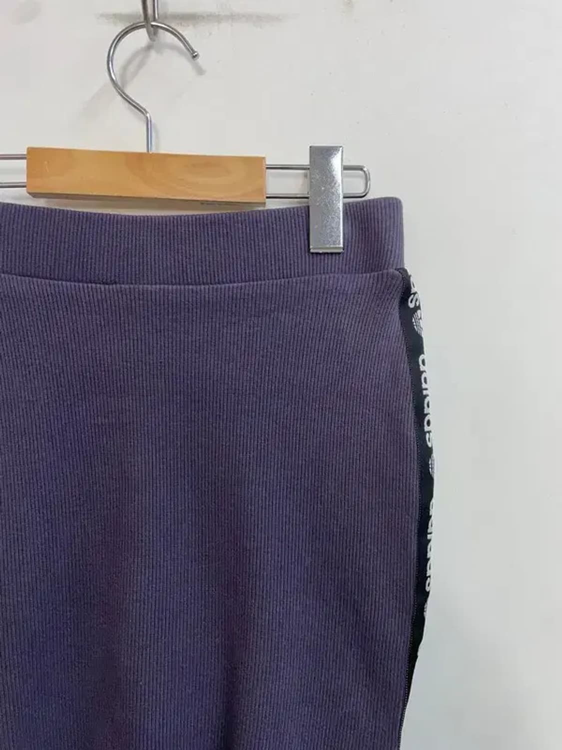 xs 아디다스 3 스트라이프 미니 스커트 상품이미지4