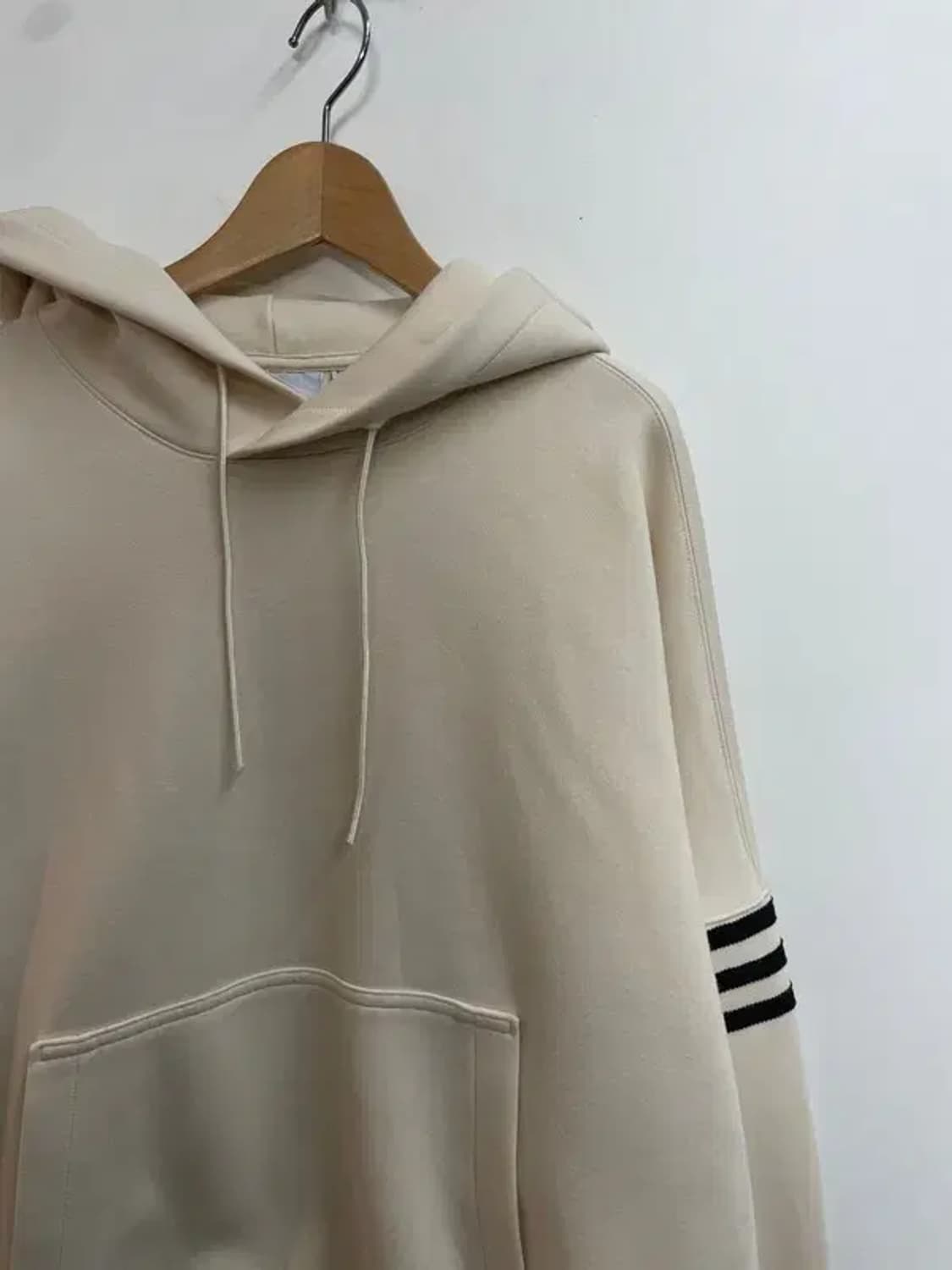 아디다스 오리지널스 뉴클래식 후드 원더 화이트 b급오염 상품이미지5