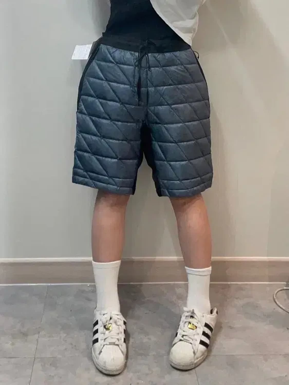 미디움 새상품 홀덴 남성용 기모 다운 숏 반바지 블루 상품이미지1