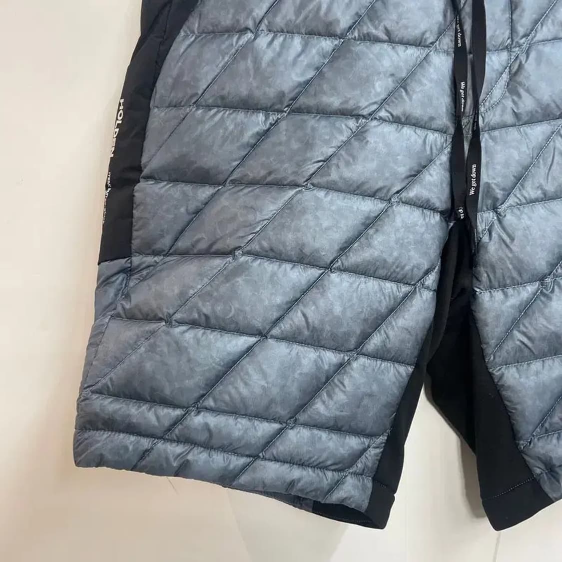 미디움 새상품 홀덴 남성용 기모 다운 숏 반바지 블루 상품이미지3