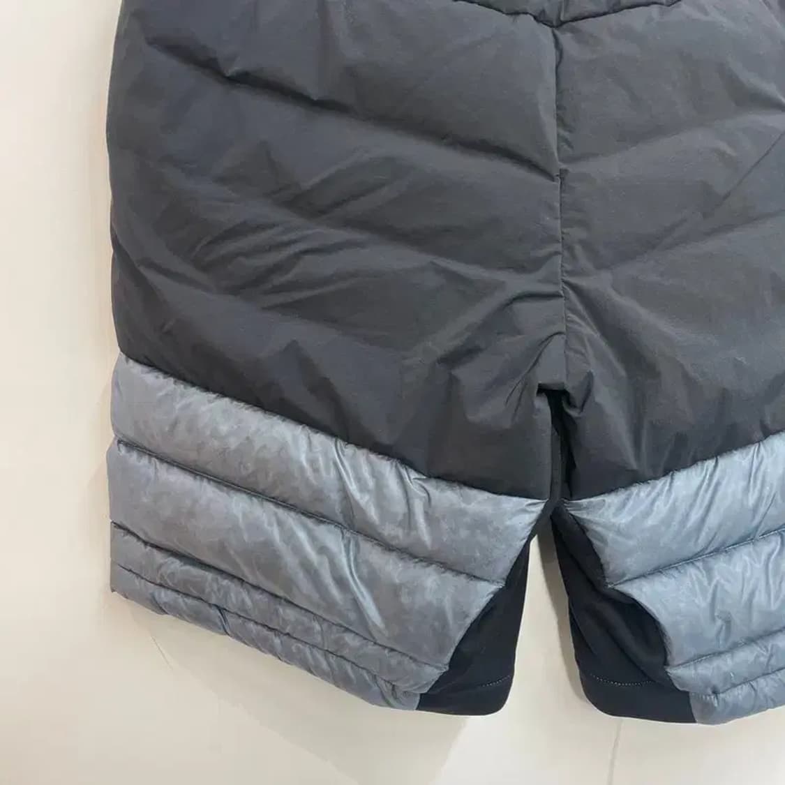 미디움 새상품 홀덴 남성용 기모 다운 숏 반바지 블루 상품이미지8