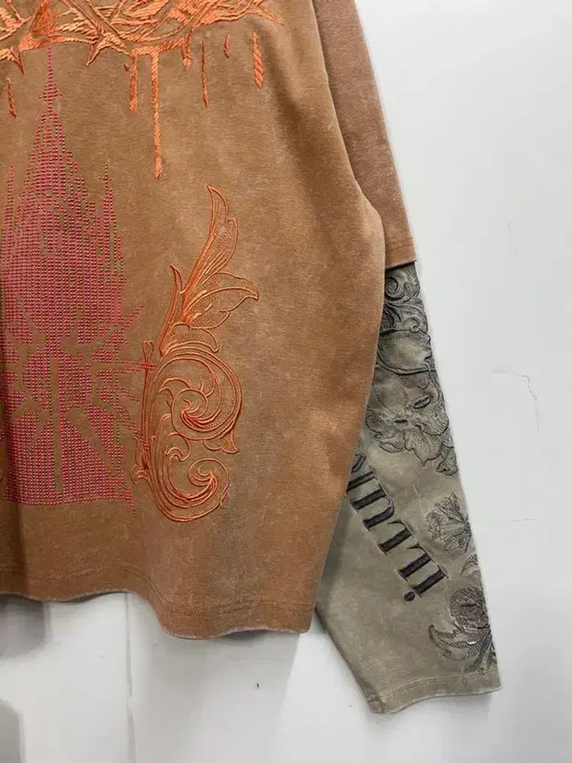 프리 스모크라이즈 피그먼트 롱슬리브 그래픽 자수 티셔츠 상품이미지6