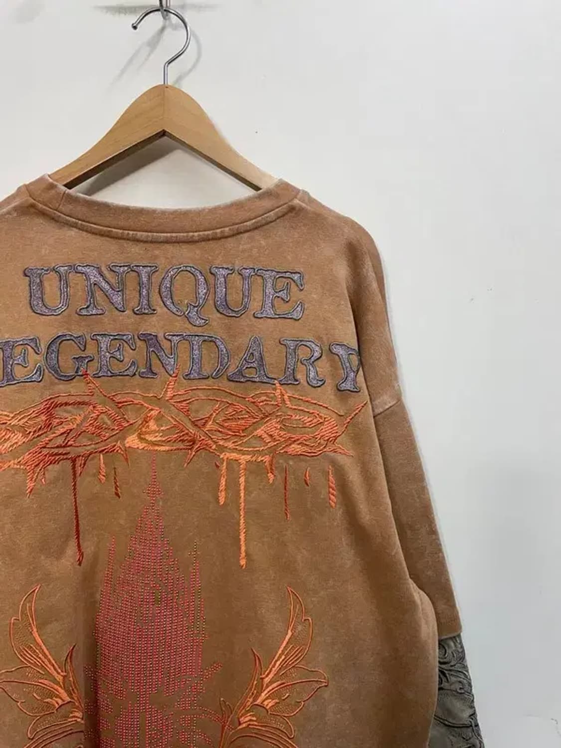 프리 스모크라이즈 피그먼트 롱슬리브 그래픽 자수 티셔츠 상품이미지7